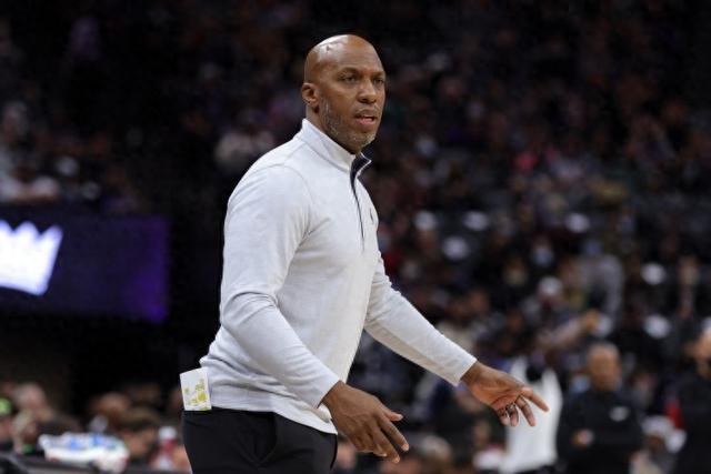 布朗尼17分4板3断 勇士大胜湖人58分豪取6连胜